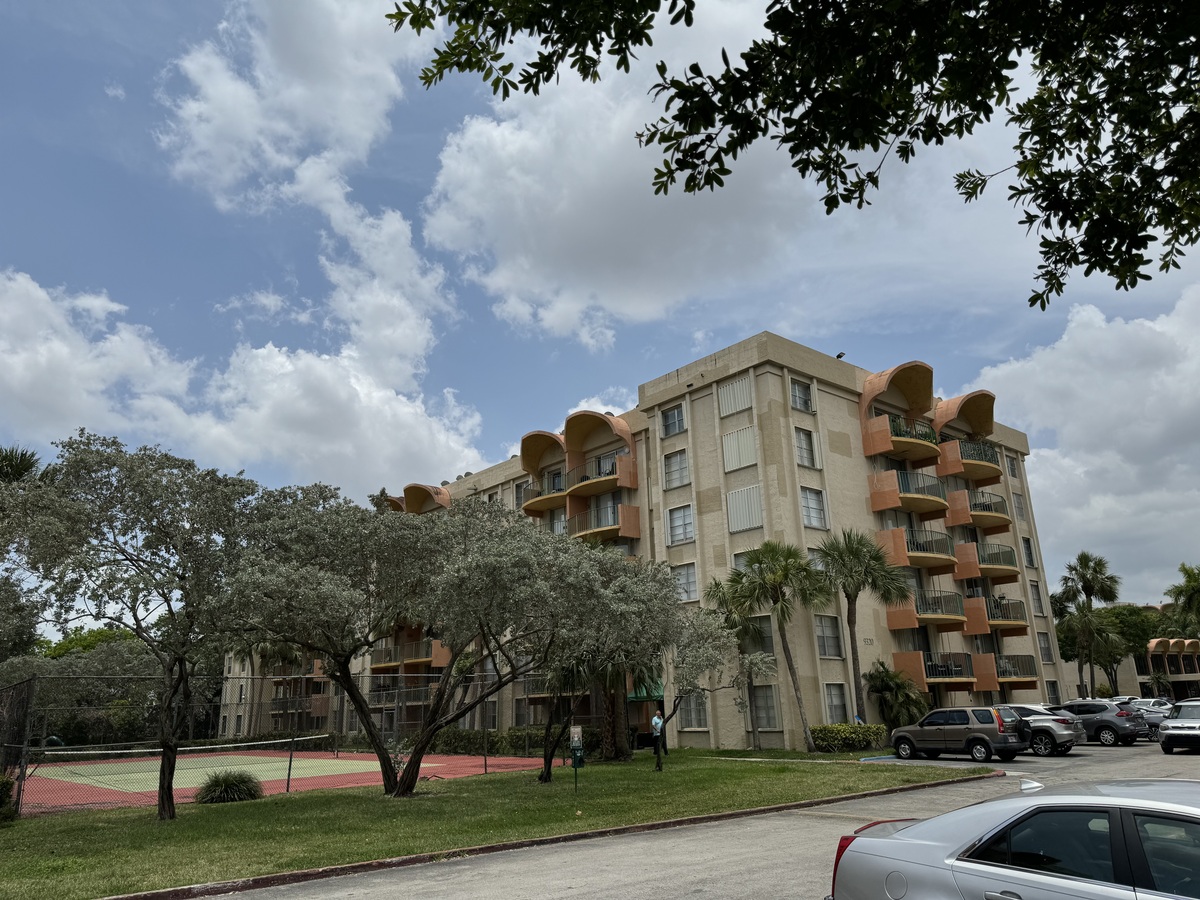 The Fountains Condominiums Miami Living